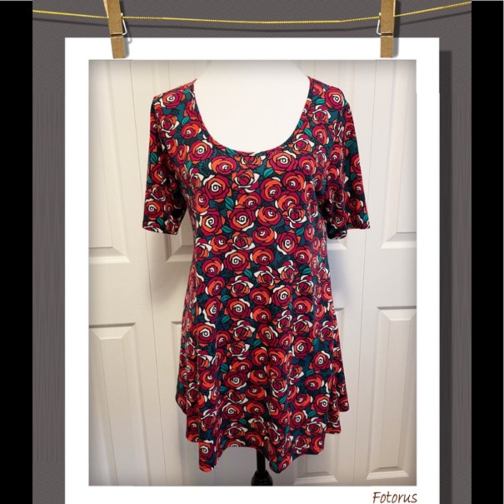 LuLaRoe ,medium short-sleeved top.